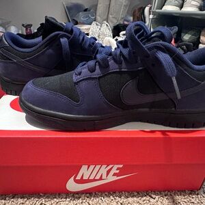 Women’s Nike Dunks 6.5. Selling because they don’t fit right! Worn one time.